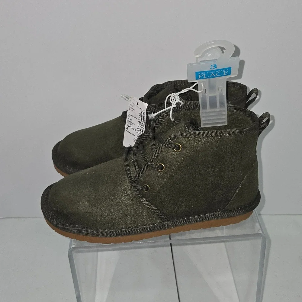 The Children's Place Youth Size 3 Olive Green Lace Up Chukka Boots 3049286 NWT